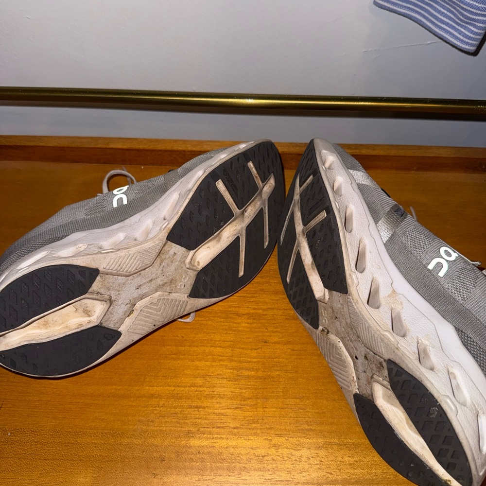 Oncloud Running Light Gray Athletic Sneakers - image 7